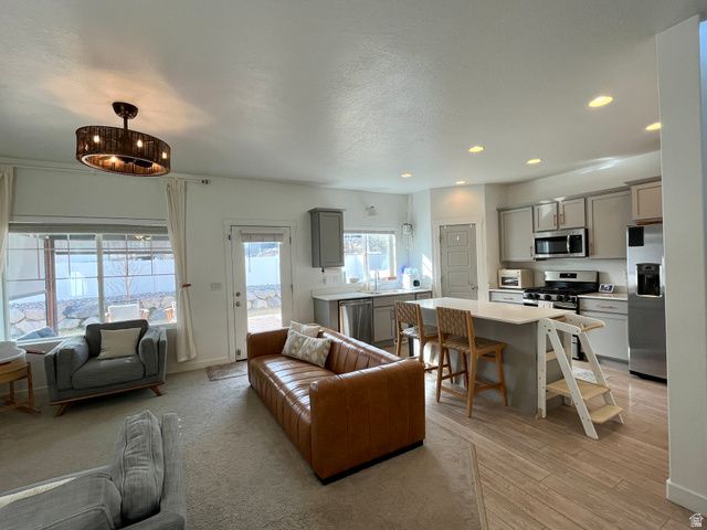 6135 N BOULTER PEAK LN, Eagle Mountain, UT 84005