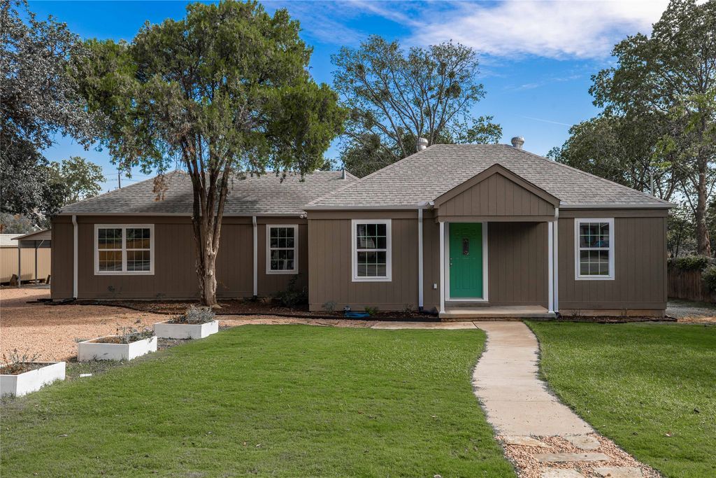 3602 Durham Avenue, Brownwood, TX 76801