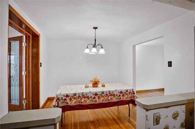 714 Dunster, Brookline, PA 15226