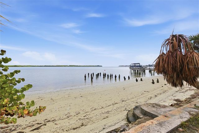 6043 BAYOU GRANDE BOULEVARD NE, St Petersburg, FL 33703