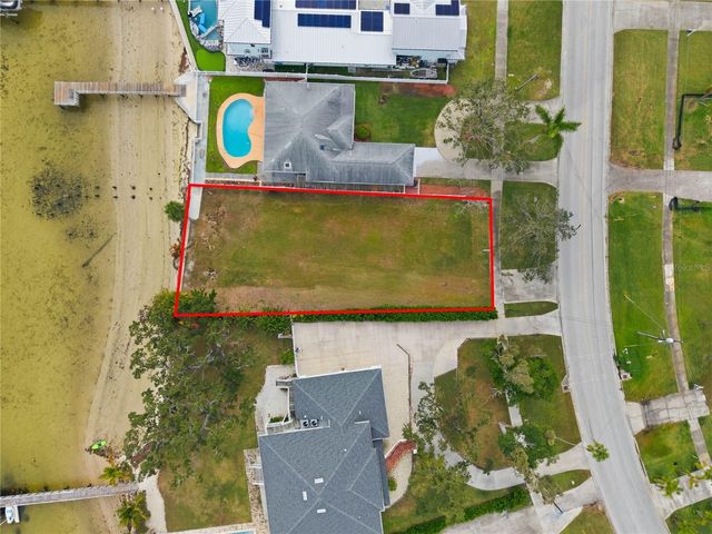 6043 BAYOU GRANDE BOULEVARD NE, St Petersburg, FL 33703
