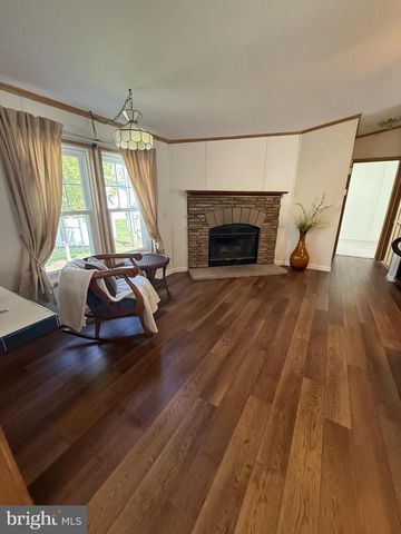 3013 WALNUT LN, Telford, PA 18969