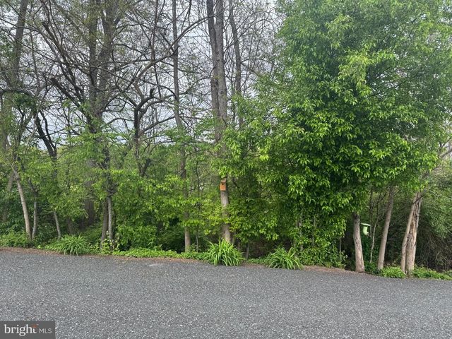 3013 WALNUT LN, Telford, PA 18969