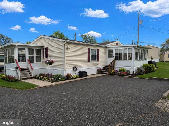3013 WALNUT LN, Telford, PA 18969