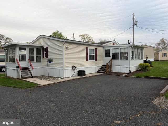 3013 WALNUT LN, Telford, PA 18969