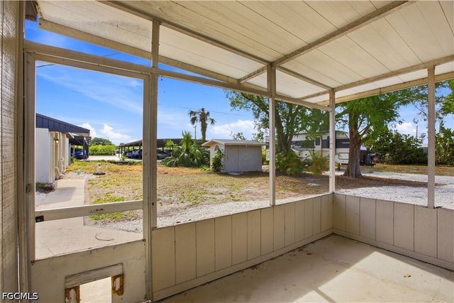 1640 Daniels DR A, North Fort Myers, FL 33917