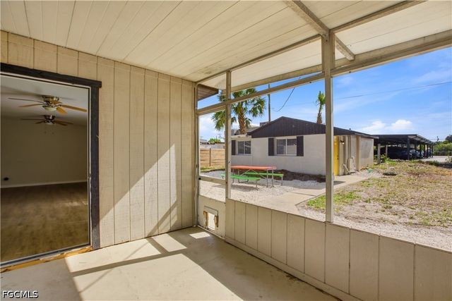 1640 Daniels DR A, North Fort Myers, FL 33917