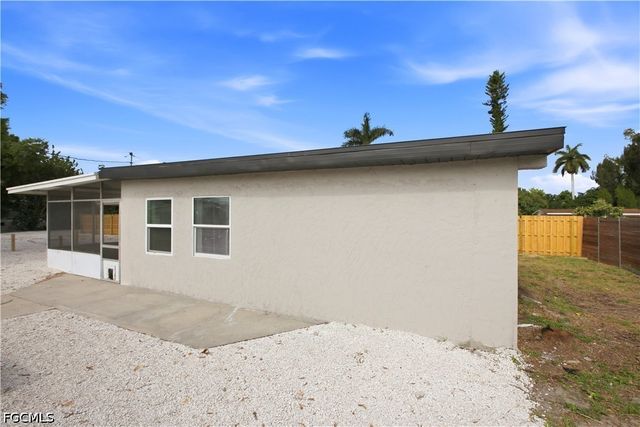 1640 Daniels DR A, North Fort Myers, FL 33917
