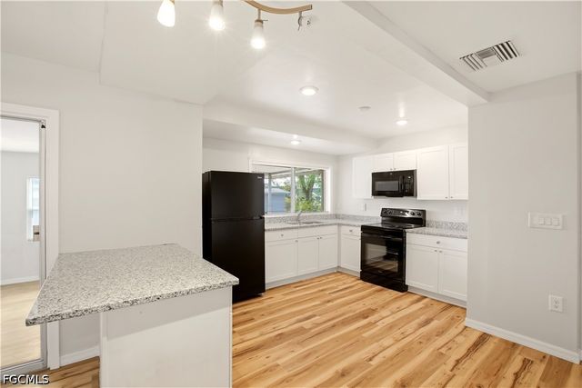 1640 Daniels DR A, North Fort Myers, FL 33917