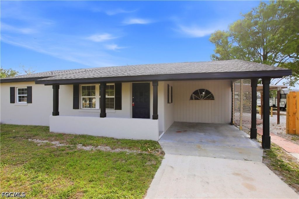1640 Daniels DR A, North Fort Myers, FL 33917