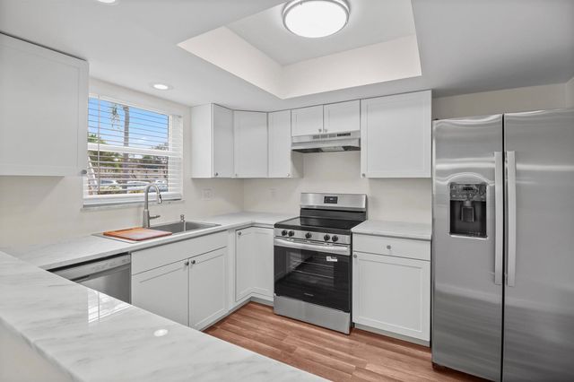 2950 SE Ocean Boulevard 130-4, Stuart, FL 34996