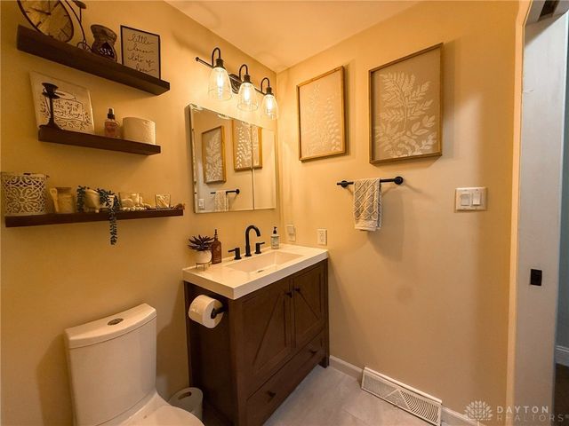 1052 Trianon Drive, Xenia, OH 45385
