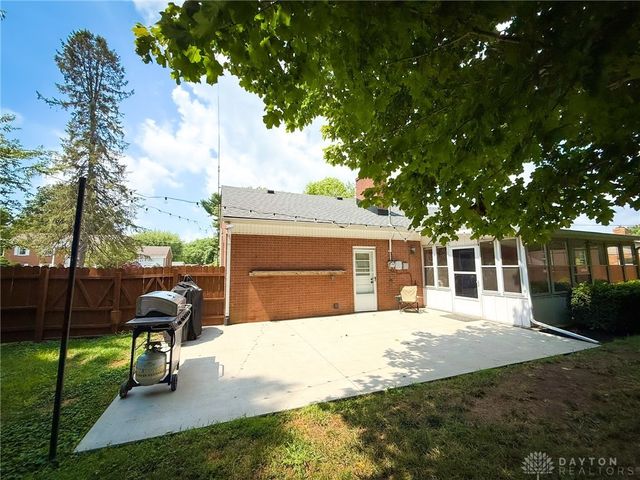 1052 Trianon Drive, Xenia, OH 45385