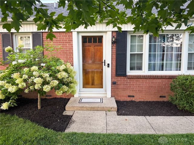 1052 Trianon Drive, Xenia, OH 45385
