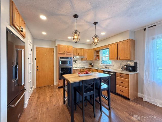 1052 Trianon Drive, Xenia, OH 45385