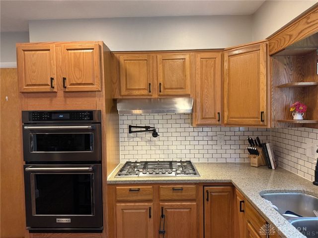 1052 Trianon Drive, Xenia, OH 45385