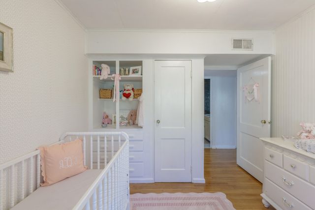 831 Texas Avenue, Signal Mountain, TN 37377