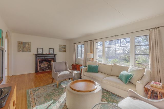 831 Texas Avenue, Signal Mountain, TN 37377