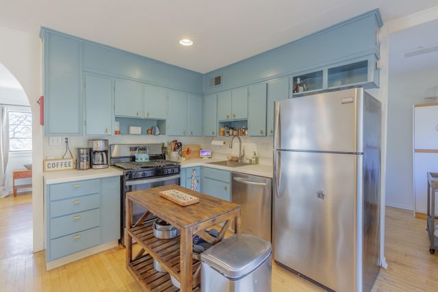 831 Texas Avenue, Signal Mountain, TN 37377