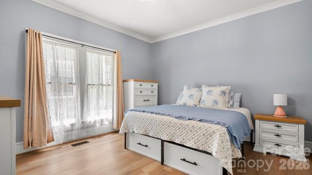 413 W 5th Avenue, Gastonia, NC 28052