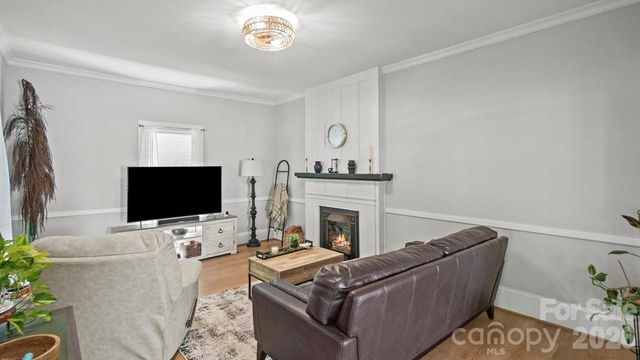 413 W 5th Avenue, Gastonia, NC 28052