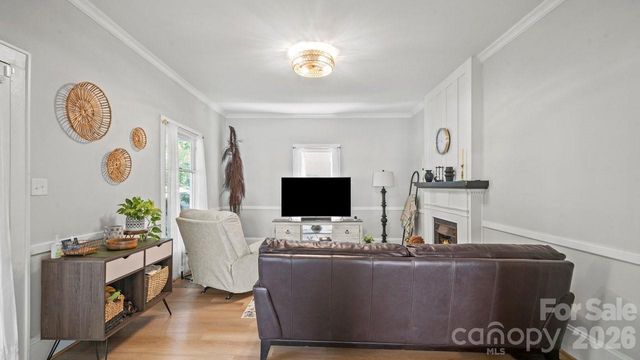 413 W 5th Avenue, Gastonia, NC 28052