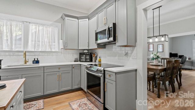 413 W 5th Avenue, Gastonia, NC 28052