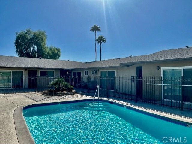 685 E Vista Chino 1, Palm Springs, CA 92262
