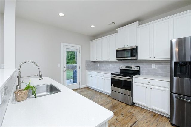 387 Fern Court, Hoschton, GA 30548