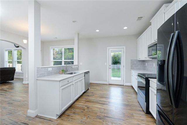 387 Fern Court, Hoschton, GA 30548