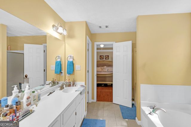 2900 Riverbend Drive, Snellville, GA 30078
