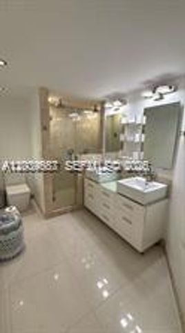 546 NE 199th Ln 4W, Miami, FL 33179