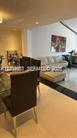 546 NE 199th Ln 4W, Miami, FL 33179