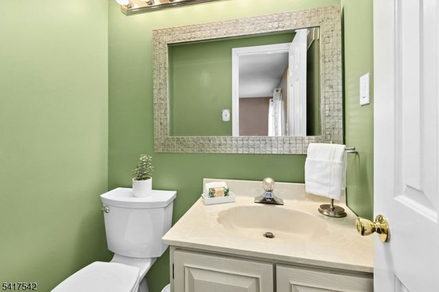 6 Maddaket, Scotch Plains Twp., NJ 07076