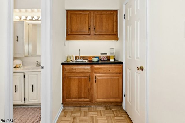 6 Maddaket, Scotch Plains Twp., NJ 07076