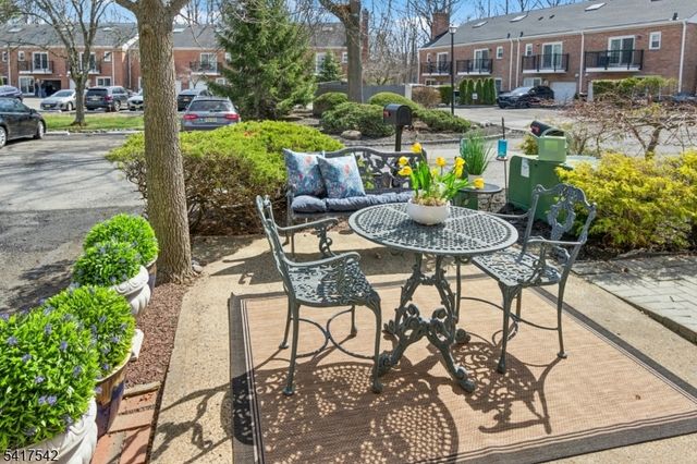 6 Maddaket, Scotch Plains Twp., NJ 07076