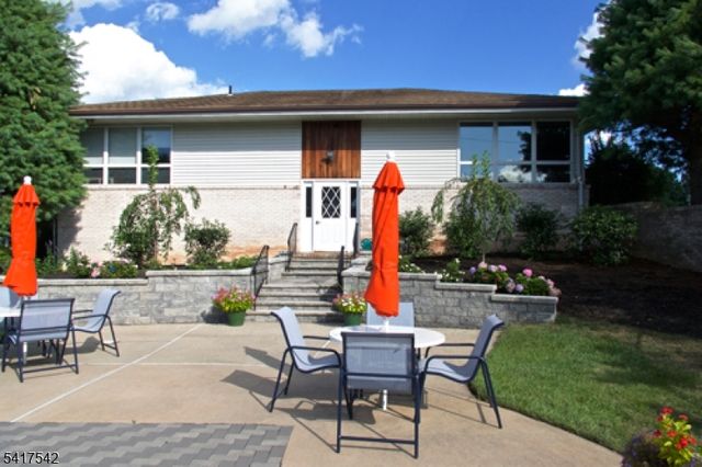 6 Maddaket, Scotch Plains Twp., NJ 07076