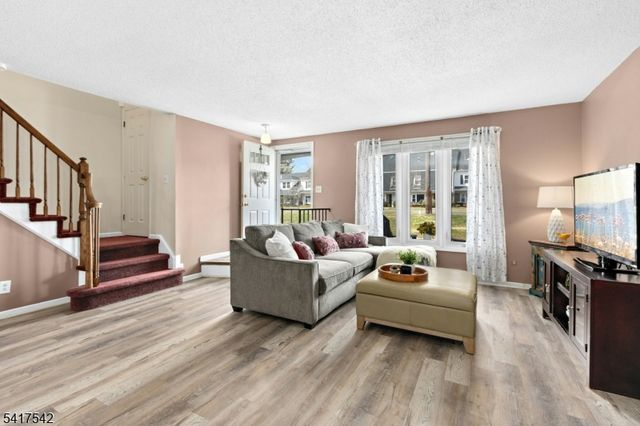 6 Maddaket, Scotch Plains Twp., NJ 07076