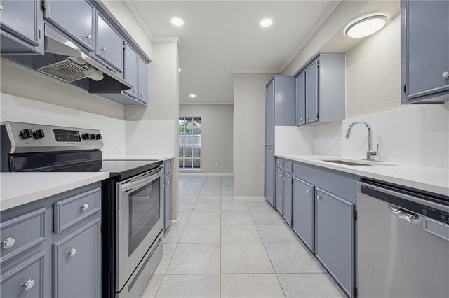 749 Alhambra Dr, Corpus Christi, TX 78418