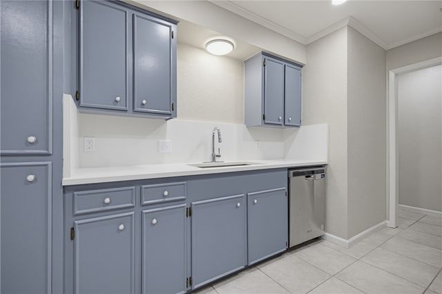 749 Alhambra Dr, Corpus Christi, TX 78418