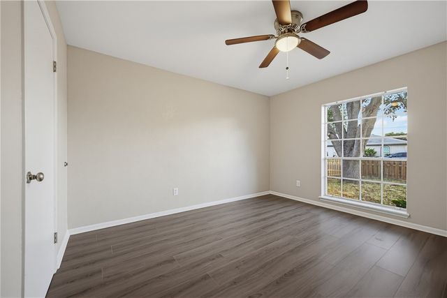 749 Alhambra Dr, Corpus Christi, TX 78418