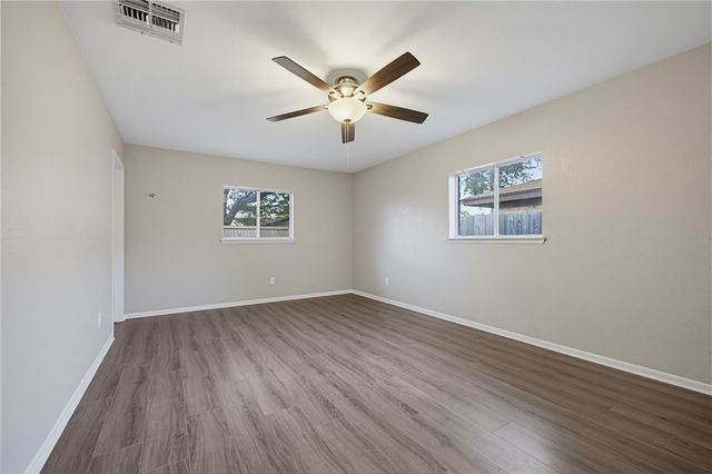 749 Alhambra Dr, Corpus Christi, TX 78418
