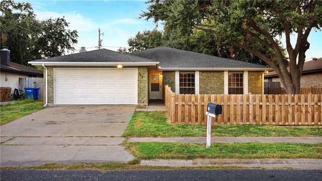 749 Alhambra Dr, Corpus Christi, TX 78418