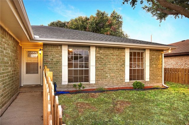 749 Alhambra Dr, Corpus Christi, TX 78418
