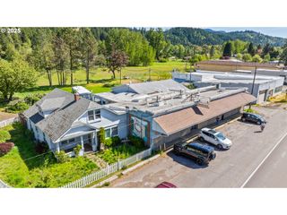 47393 HIGHWAY 58, Oakridge, OR 97463
