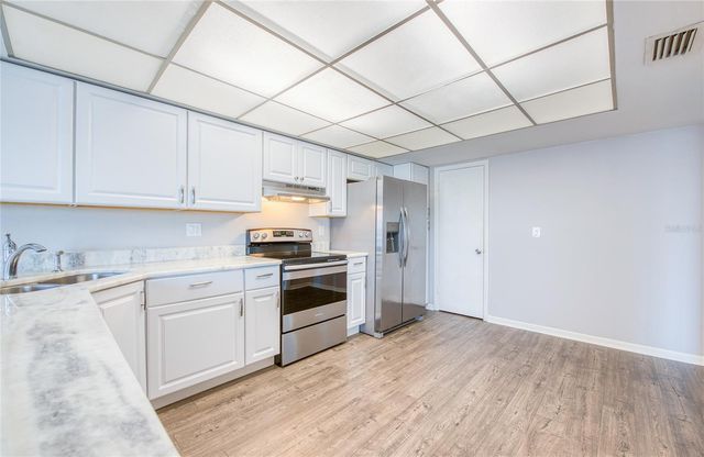 225 COUNTRY CLUB DRIVE 1403, Largo, FL 33771