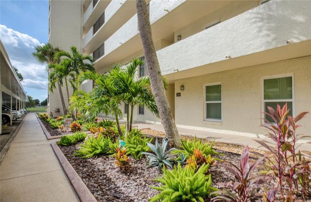 225 COUNTRY CLUB DRIVE 1403, Largo, FL 33771