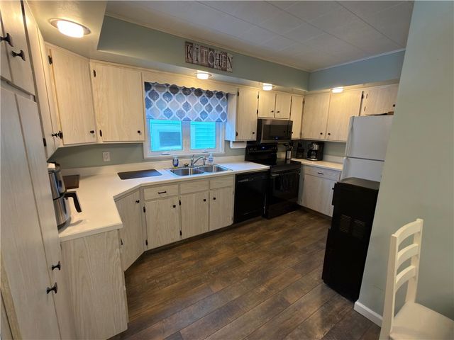 919 Butler Pike, Findley Twp, PA 16137