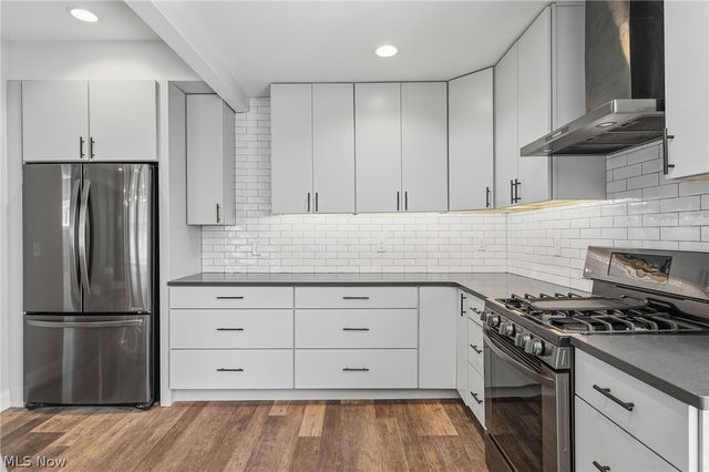 1909 W 74th Street, Cleveland, OH 44102