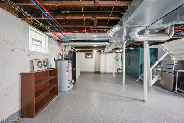 1909 W 74th Street, Cleveland, OH 44102